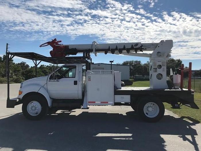 Used 2010 Ford F750 Telelect Commander 4042 Digger Derrick - C76440