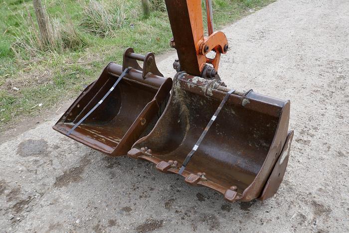 Used 2009 HITACHI ZAXIS 22U