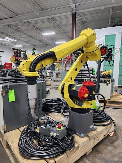 Used FANUC Arcmate 100ic/7L with R30ib Controller
