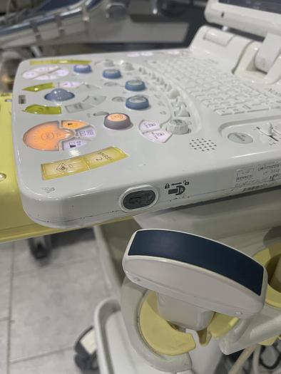 Gebraucht Hitachi/Aloka Noblus Ultraschallgerät auf Cart mit 2 Ultraschallsonden