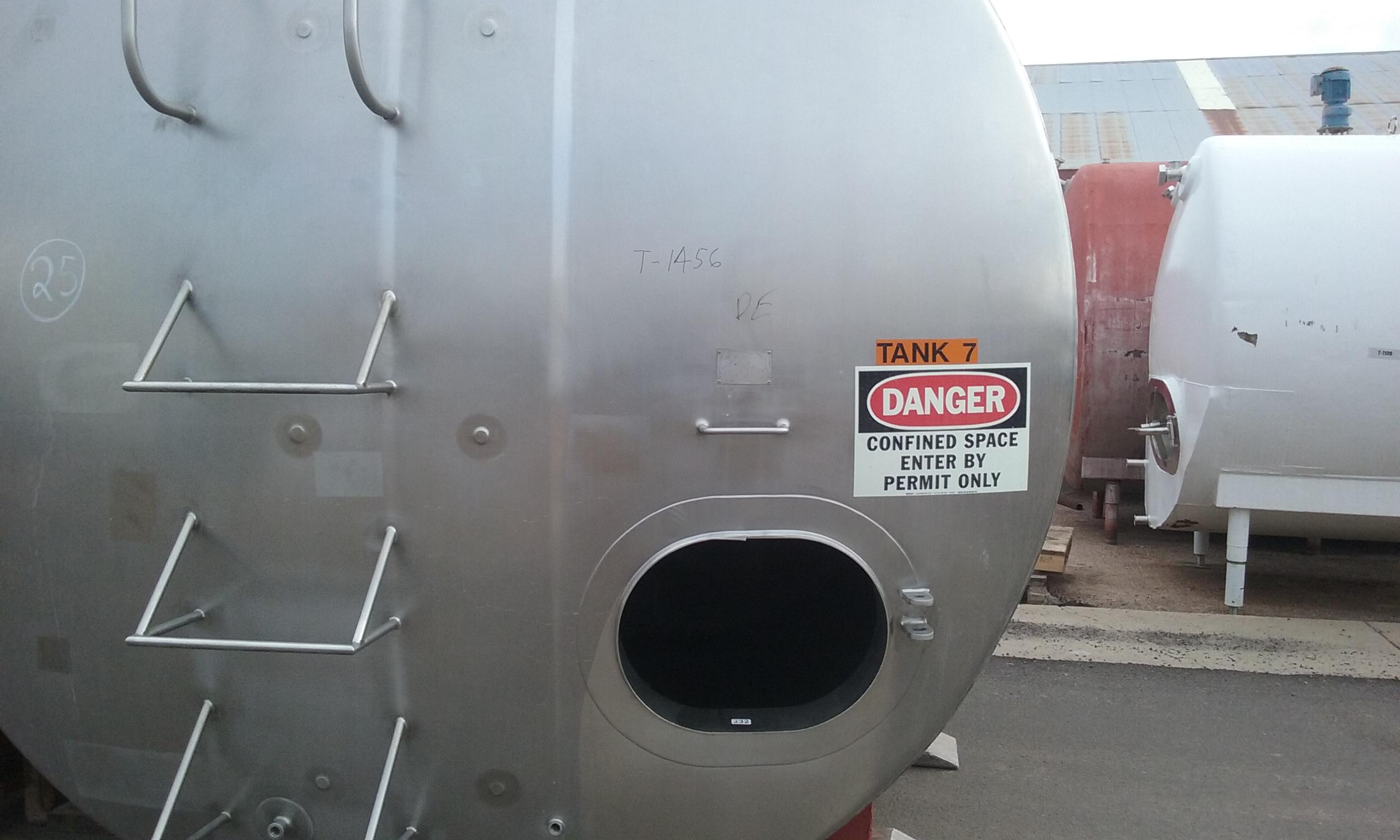 Usado 3000 GALLON JACKETED STORAGE TANK
