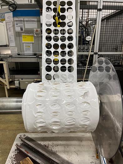 Überholt GABLER SWING Becher-Tiefziehanlage