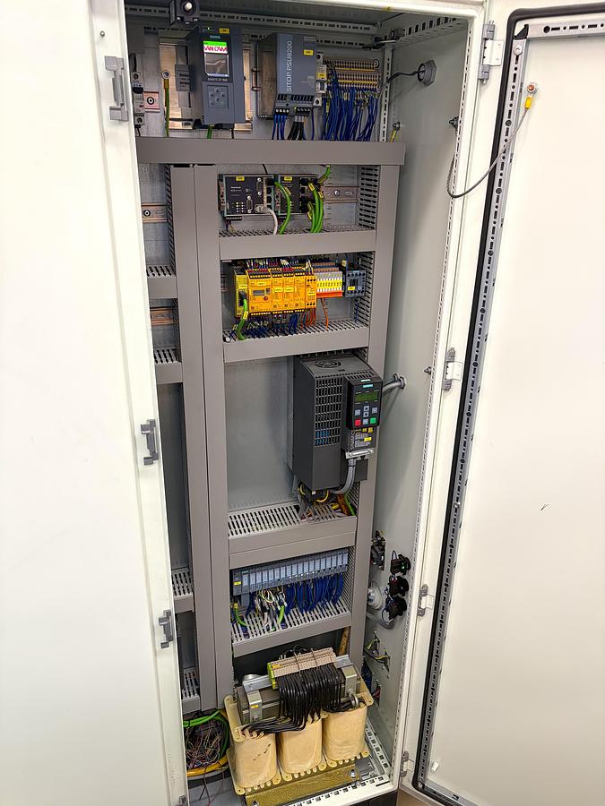 Refurbished 2000 VAN DAM 620-8