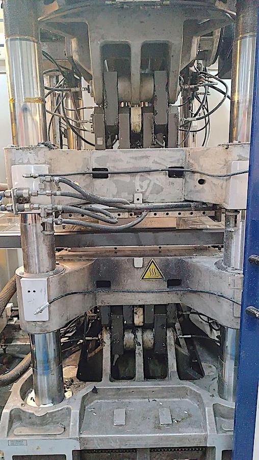 Used 2010 ILLIG PET Coextruder + Inline ILLIG RDKp72g