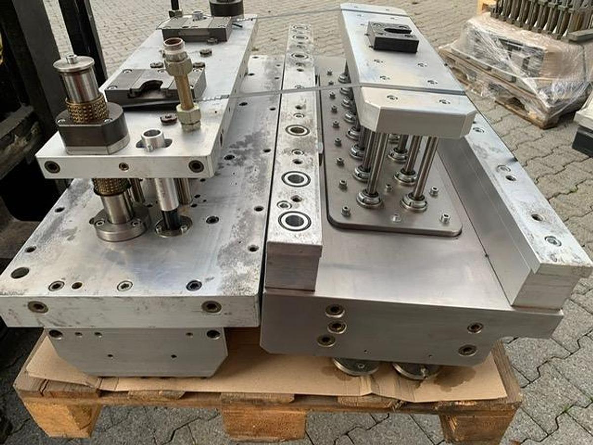 Used 2007 mould & matic RDM70K Mold