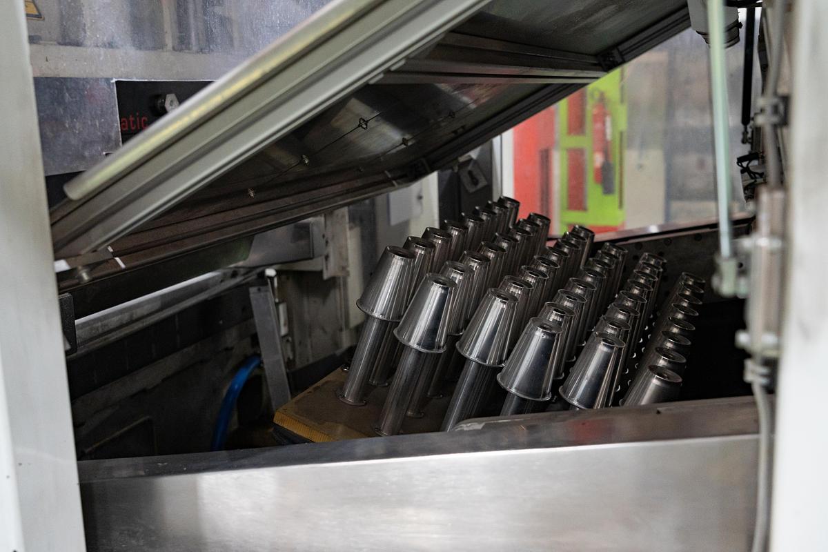Used 2010 AMUT & ILLIG, AMUT E100 Coextruder/ Inline ILLIG RDM75K