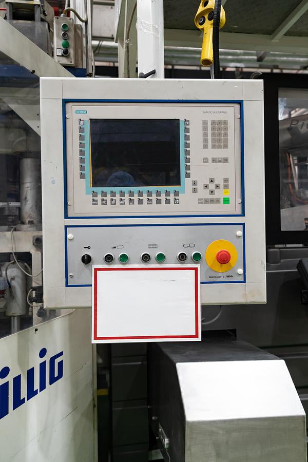 Used 2010 AMUT & ILLIG, AMUT E100 Coextruder/ Inline ILLIG RDM75K