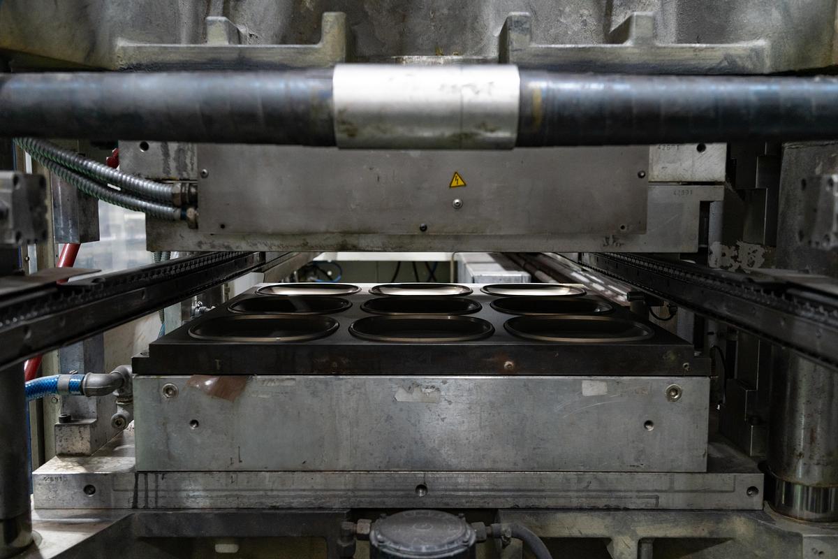 Used 2010 AMUT & ILLIG, AMUT E100 Coextruder/ Inline ILLIG RDK80