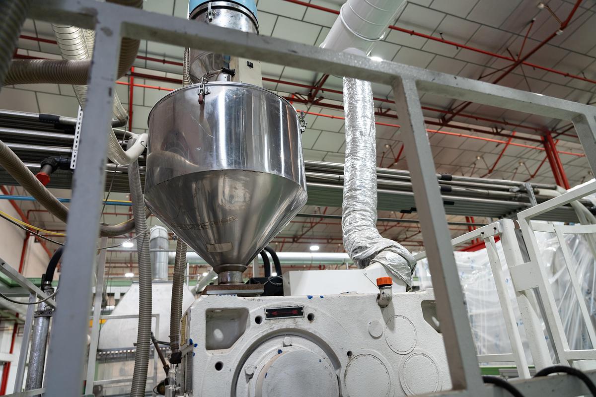 Used 2010 AMUT & ILLIG, AMUT E100 Coextruder/ Inline ILLIG RDK80