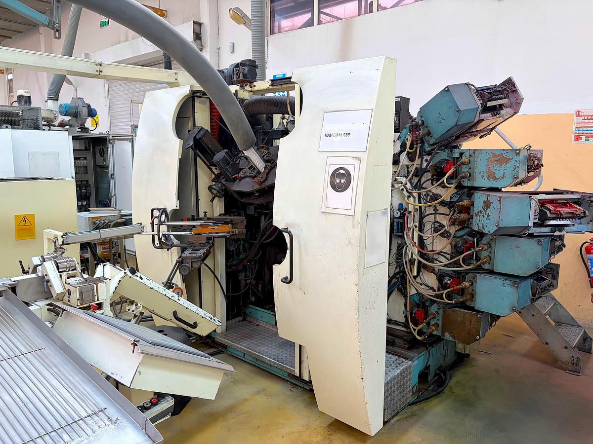 Used 2001 VAN DAM 688