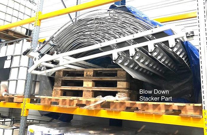 Used WM FT900 Thermoformer 400 & 500 mL Drinking Cup Mold