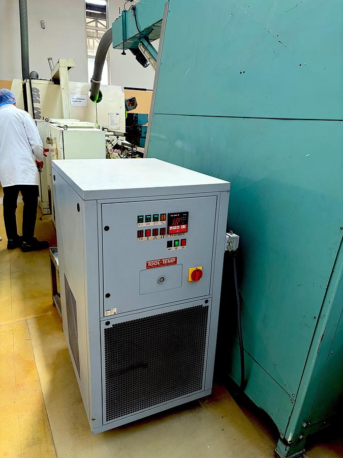 Refurbished 1999 VAN DAM 520-6