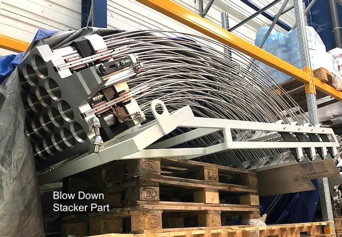 Used WM FT900 Thermoformer 400 & 500 mL Drinking Cup Mold