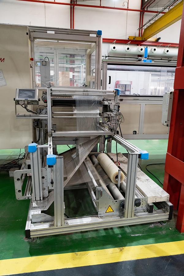 Used 2010 AMUT & ILLIG, AMUT E100 Coextruder/ Inline ILLIG RDM75K
