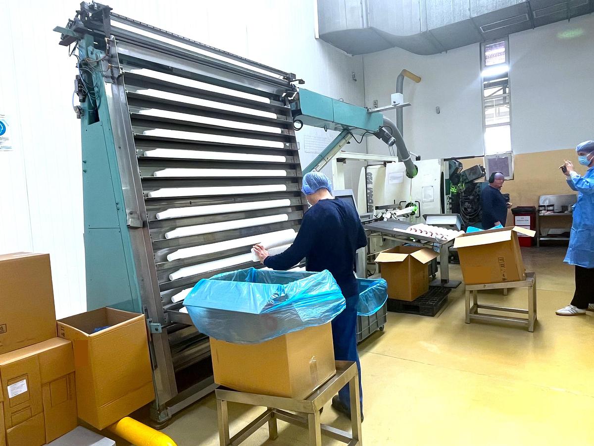 Refurbished 1999 VAN DAM 520-6