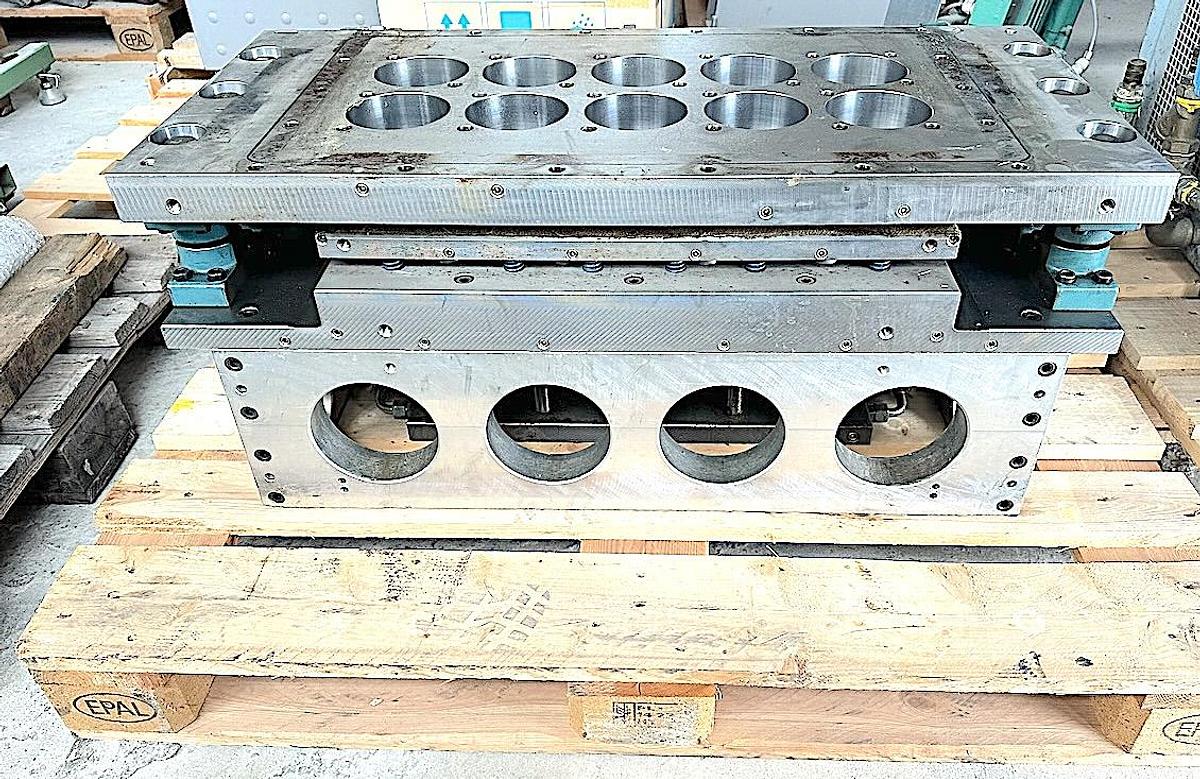 Used 2009 Molud & Matic PET Round Lid Mold