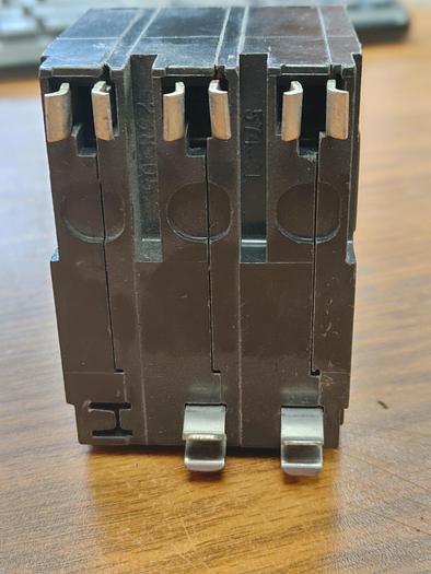 Parts Only Square D 60 AMP 3 Pole Circuit Breaker (B8)