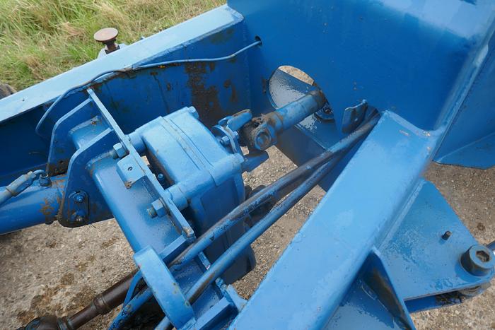 Used 2004 THWAITES 5 TONNE