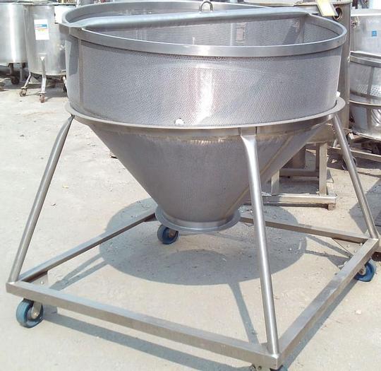 Used 300 GALLON JC PARDO (CLEVELAND) SCRAPER AGITATED KETTLE – 316 SS – JACKETED (9786)