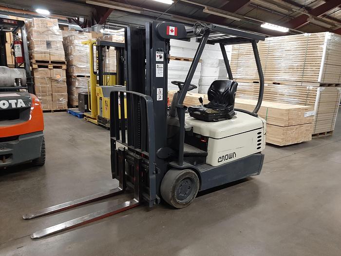 Used 2001 Crown SC4040-40 3 Wheel Electric Forklift