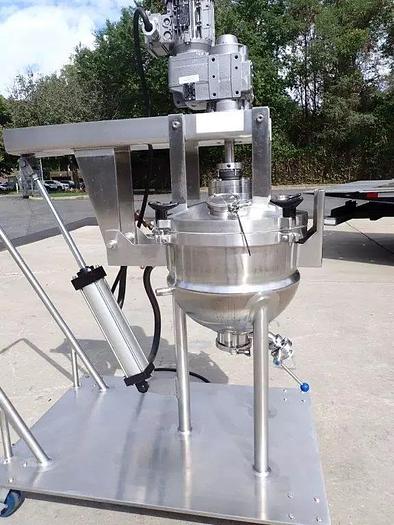 Used 10 GALLON LEE VACUUM AGITATED PRESSURE KETTLE - S/S - 90 PSI JACKET