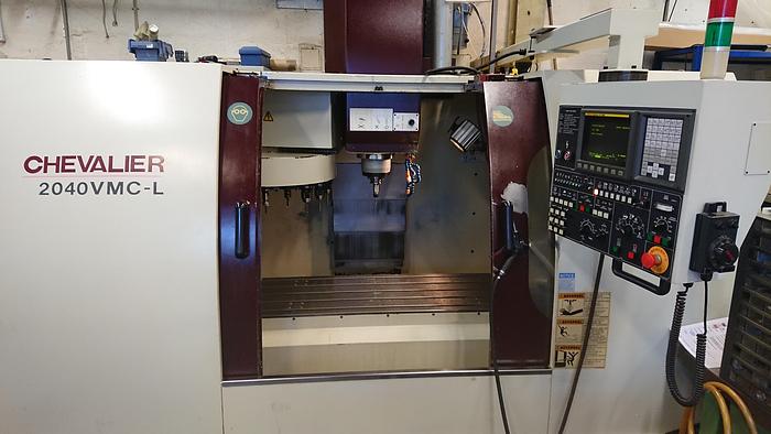 Used BRUGT VERTIKALT BEARBEJDNINGSCENTER FABRIKAT CHEVALIER, MODEL 2040 VMC-L