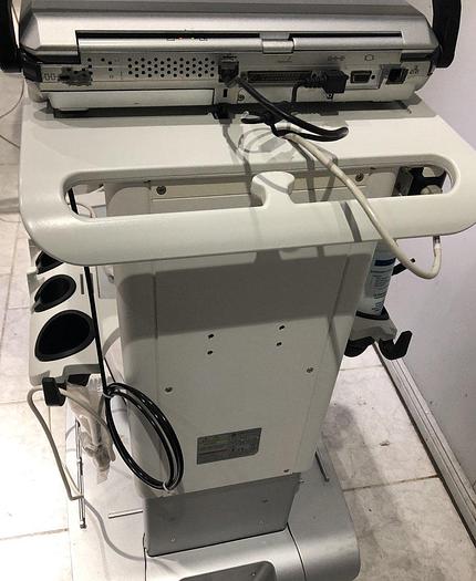 Used GE Vivid i Ultraschallsystem mit Kardio Sonde Software Version 2.1.16 auf GE Vivid i Trolley
