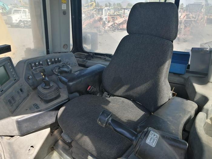 Usado CATERPILLAR D8T 2011