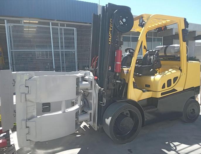 Used 15,500 POUND HYSTER MODEL S155FT FORKLIFT WITH CASCADE PAPER ROLL CLAMP ATTACHMENT