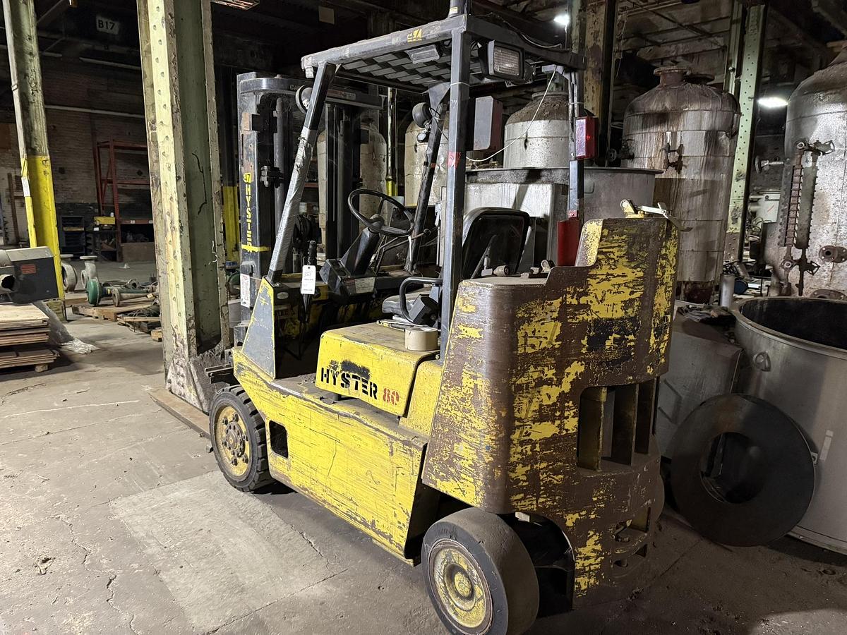 Used 8,000 POUND HYSTER 80 FORKLIFT