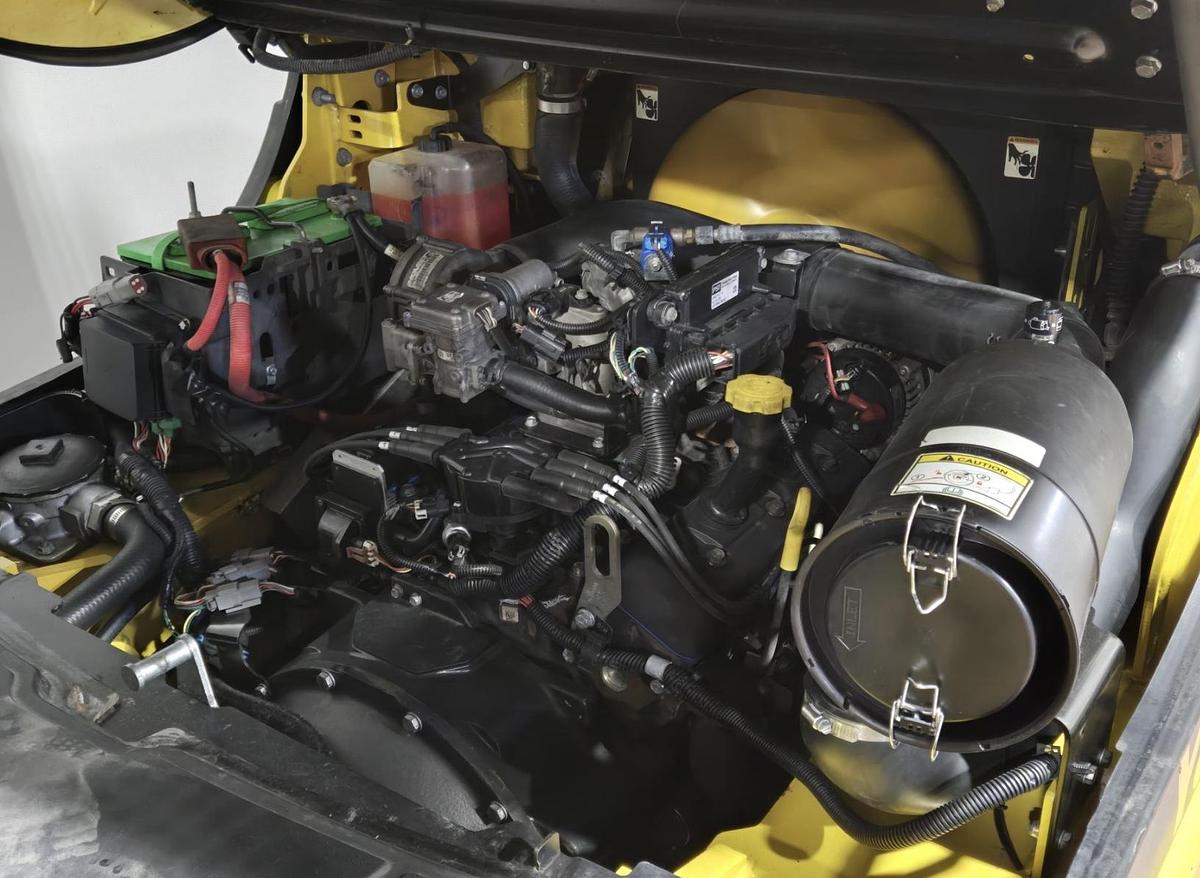 Used 15,500LB CAPACITY YALE GLC155VX FORKLIFT WITH SIDE SHIFT FORK POSITIONER