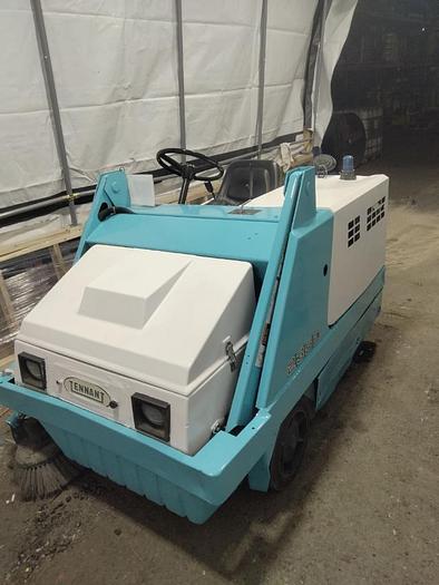 Used TENNANT FLOOR CLEANER SWEEPER MODEL 235E