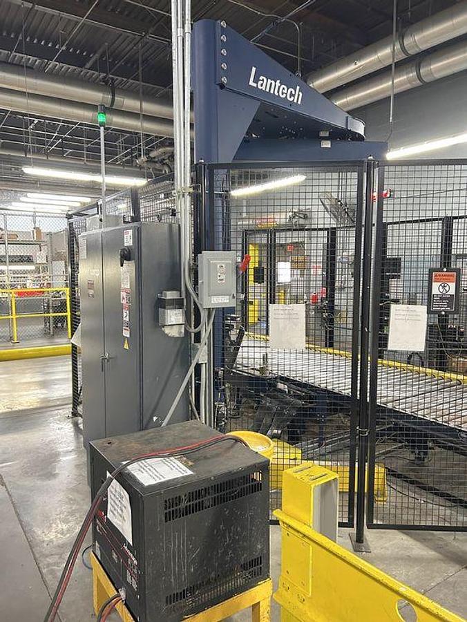 Used LANTECH AUTOMATIC PACKOUT LINE MODEL SLC-AUTO
