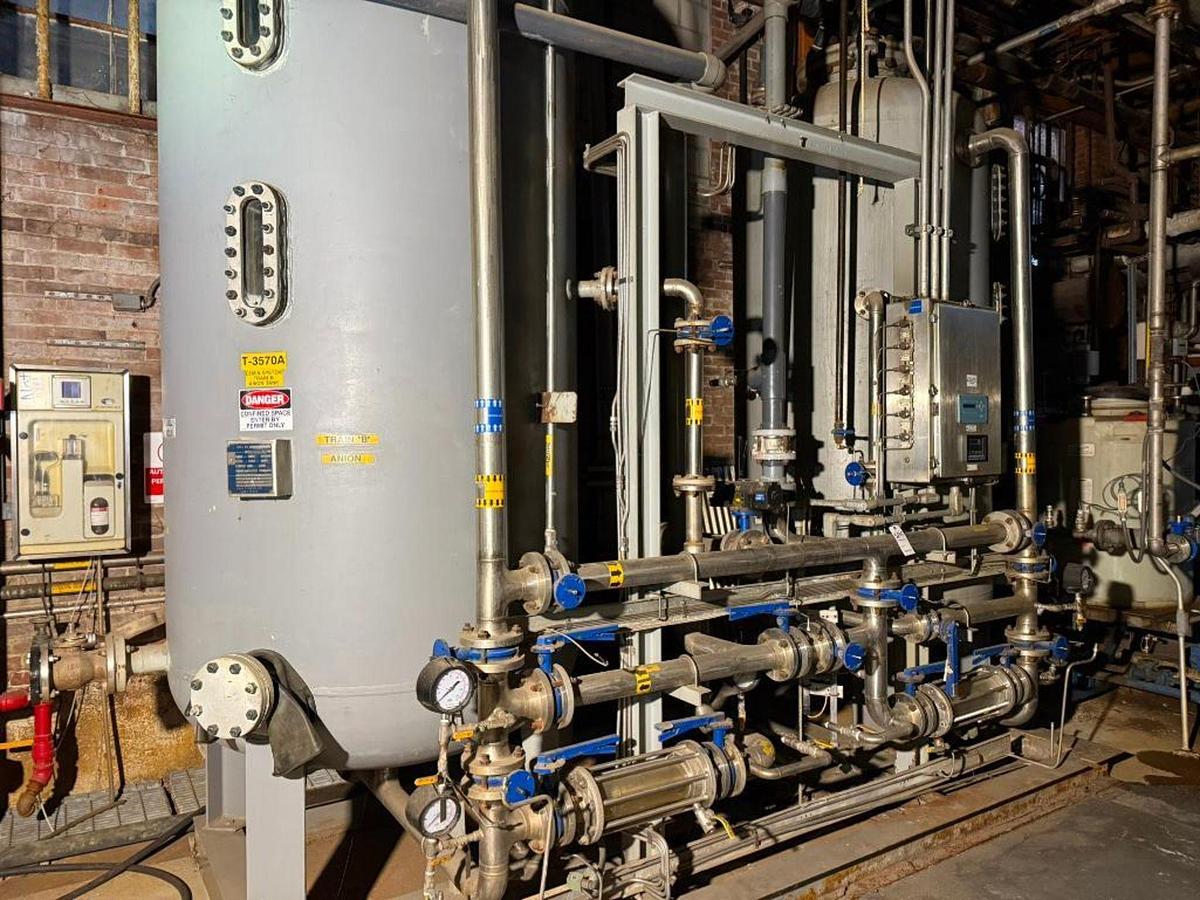 Used H-O-H SYSTMES, INC DEMINIERALIZER STATION WITH TWO TANKS