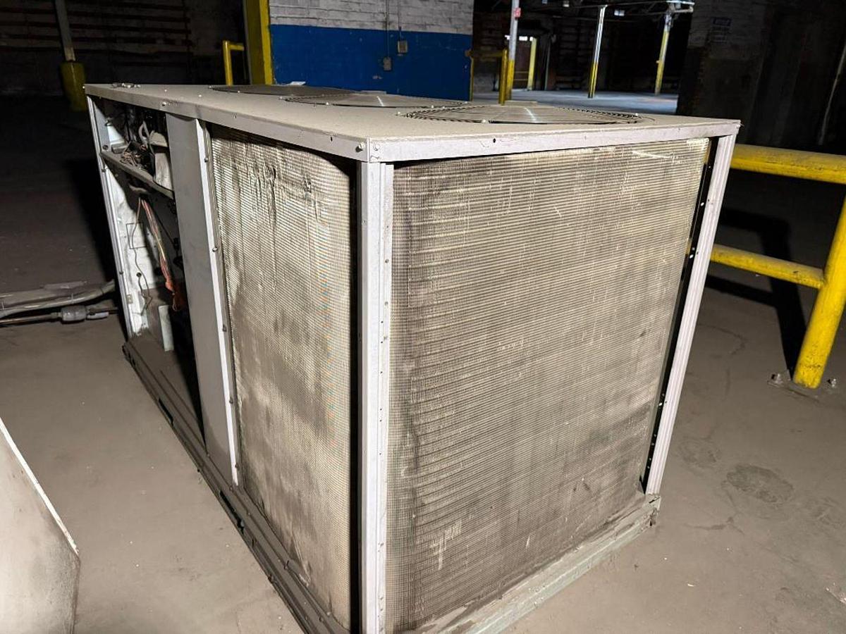 Used 16 TON BRYANT LEGACY LINE MODEL 569HP16D00A00A0AA AIR CONDITIONER