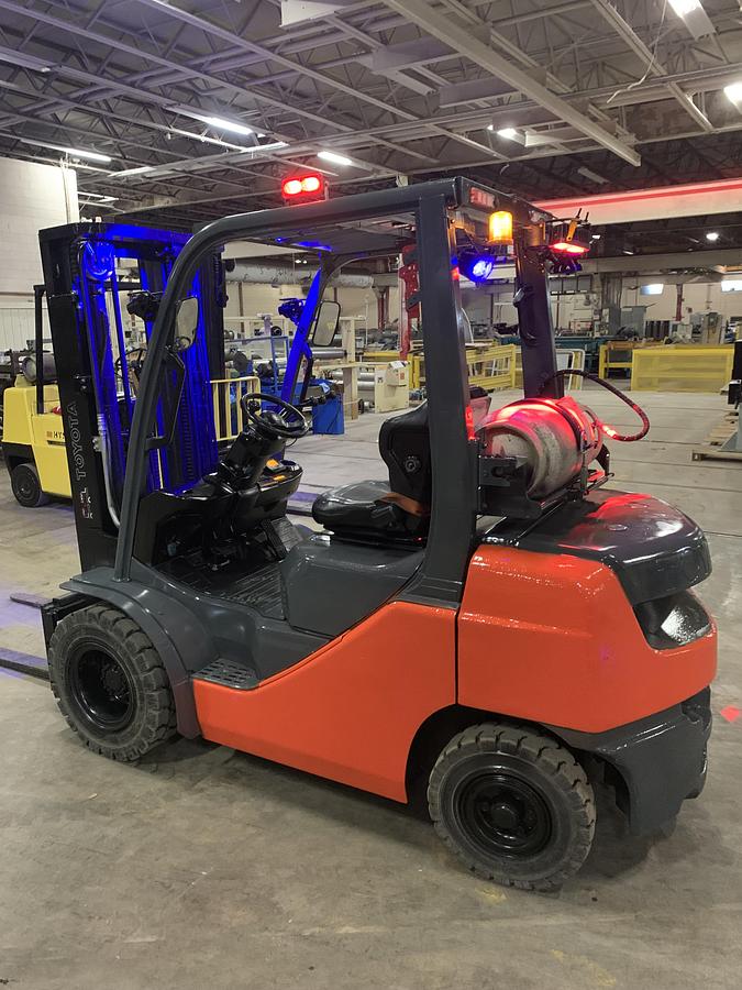 Used 5,000 lb. TOYOTA MDL 8FGU25  WITH SIDE SHIFT 2,100 HOURS 