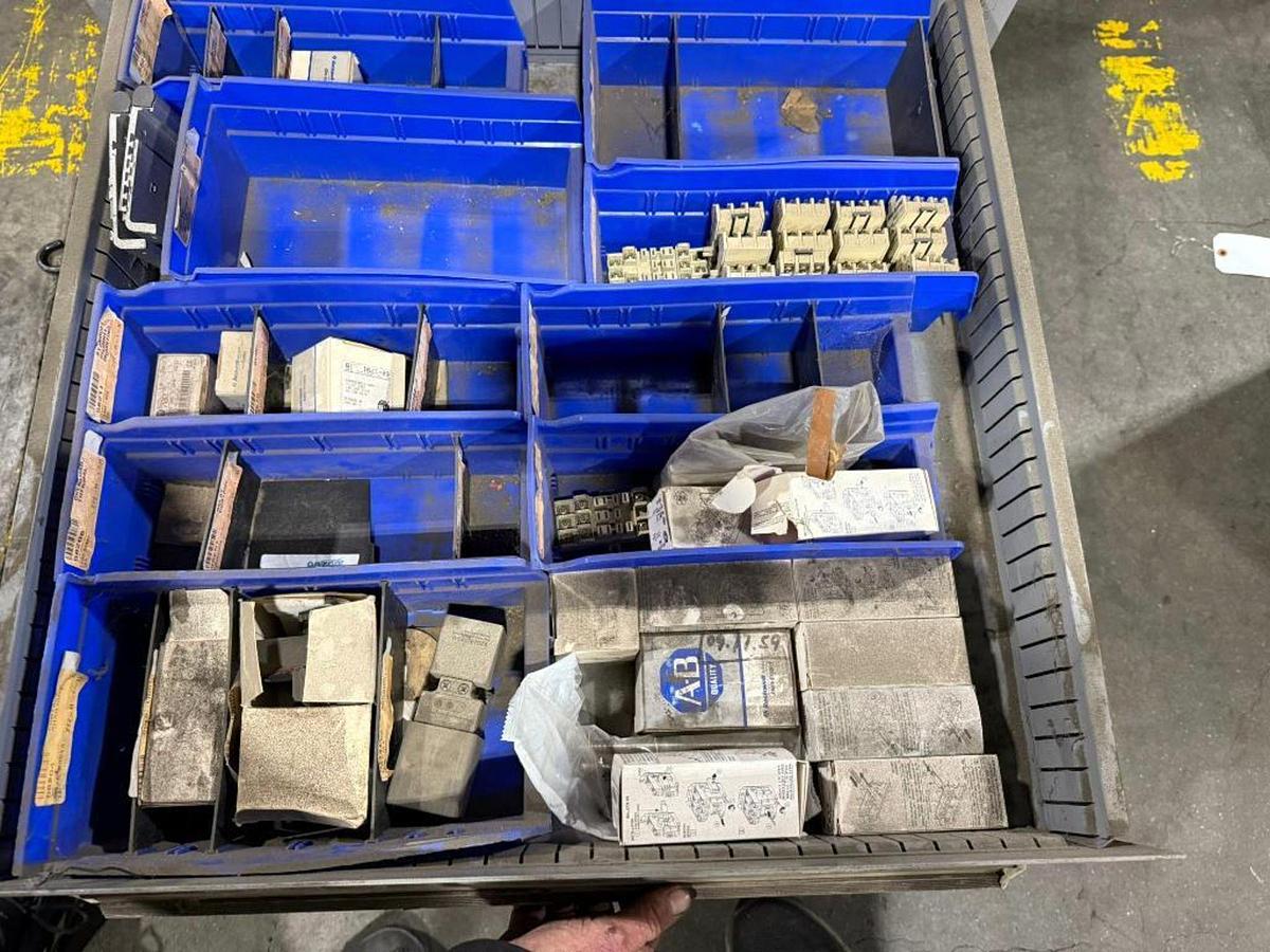 Used LYON MSSII 10 DRAWR TOOL CABINET CONTENTS NOT INCLUDED