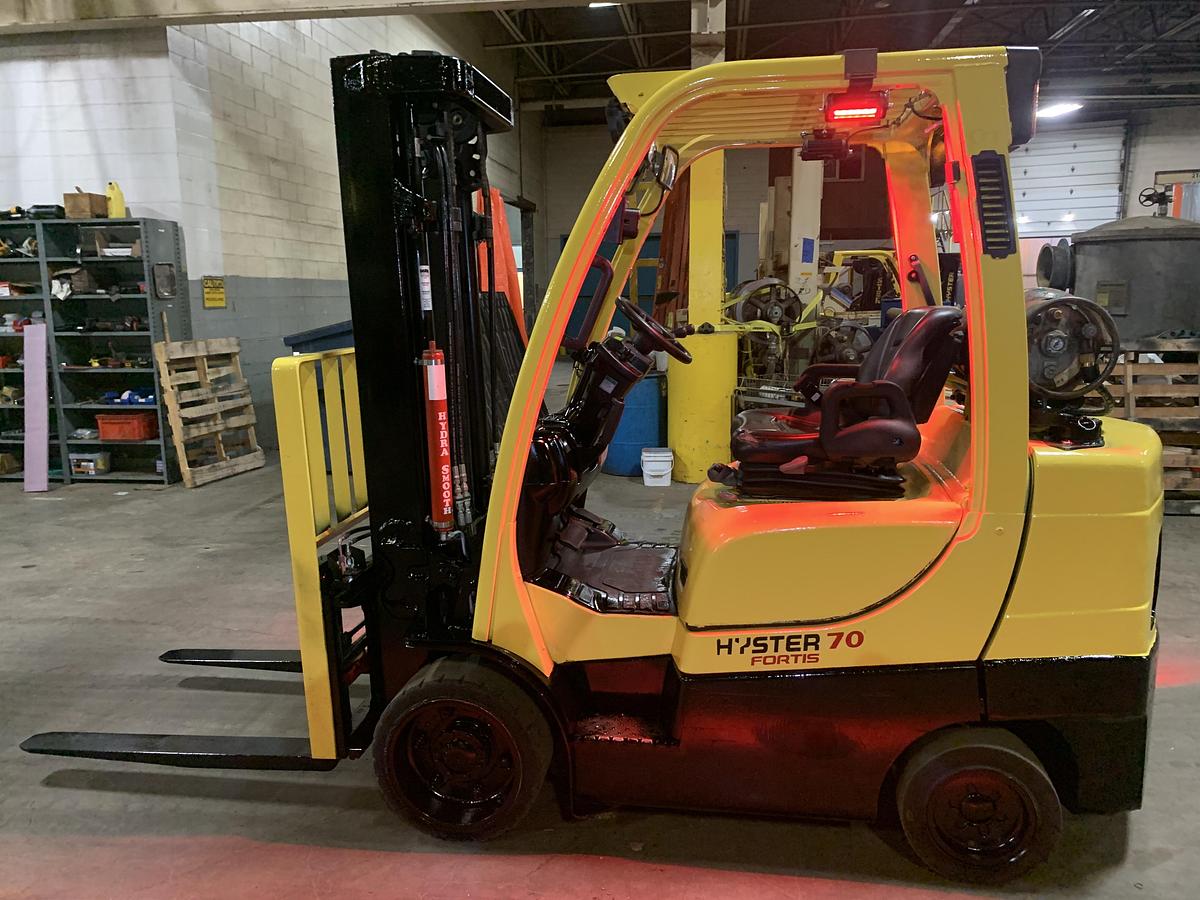 Used 7,000 POUND LB. HYSTER MODEL S70FT FORKLIFT SS/FP
