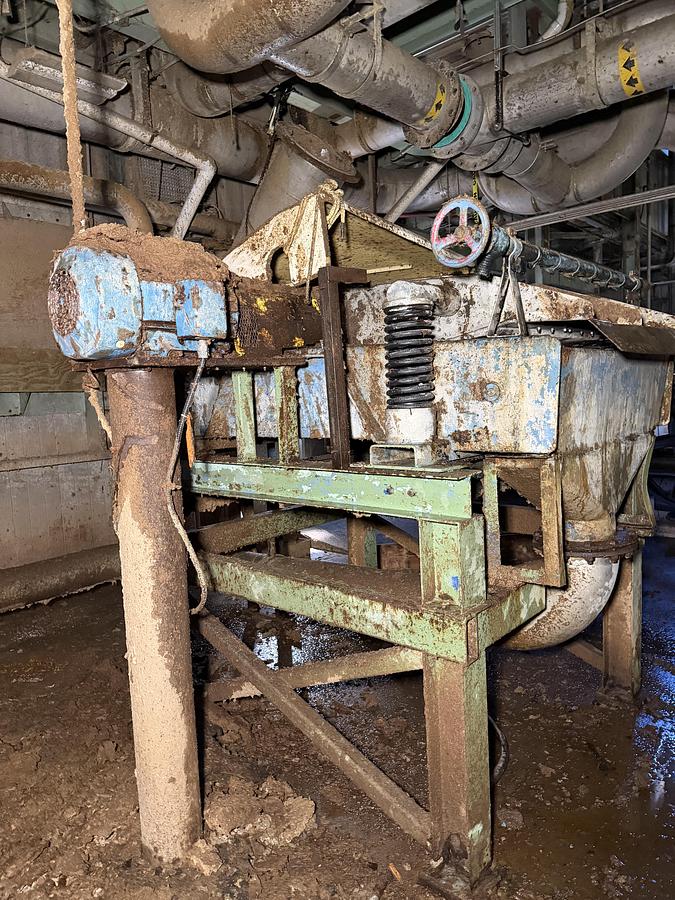 Used BIRD JOHNSON MDL. 24 VIBRATATING SCREEN S/S