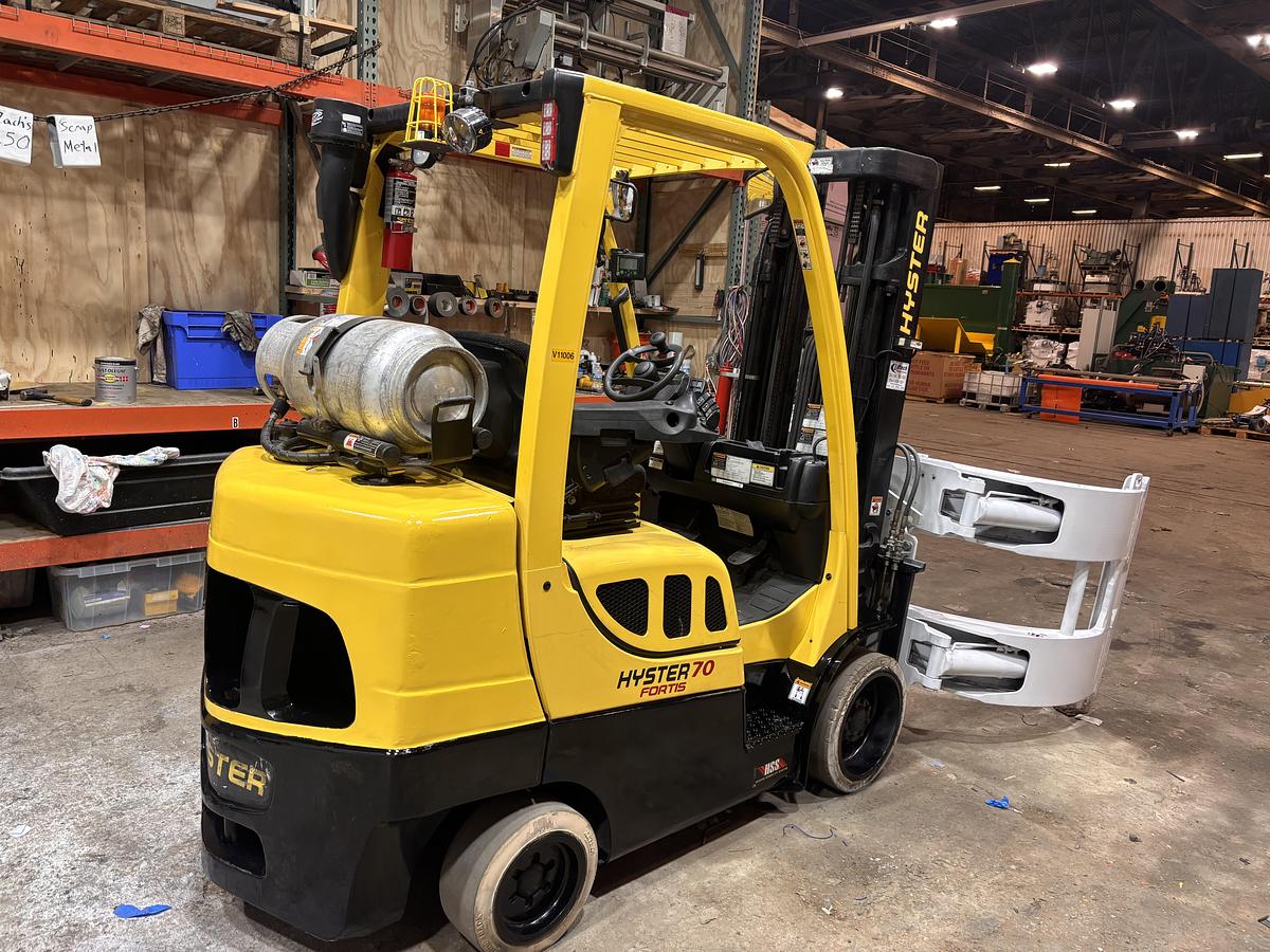 Used 7,000 POUND HYSTER MODEL S70FT FORKLIFT ROLL CLAMP TRUCK- PENDING LS