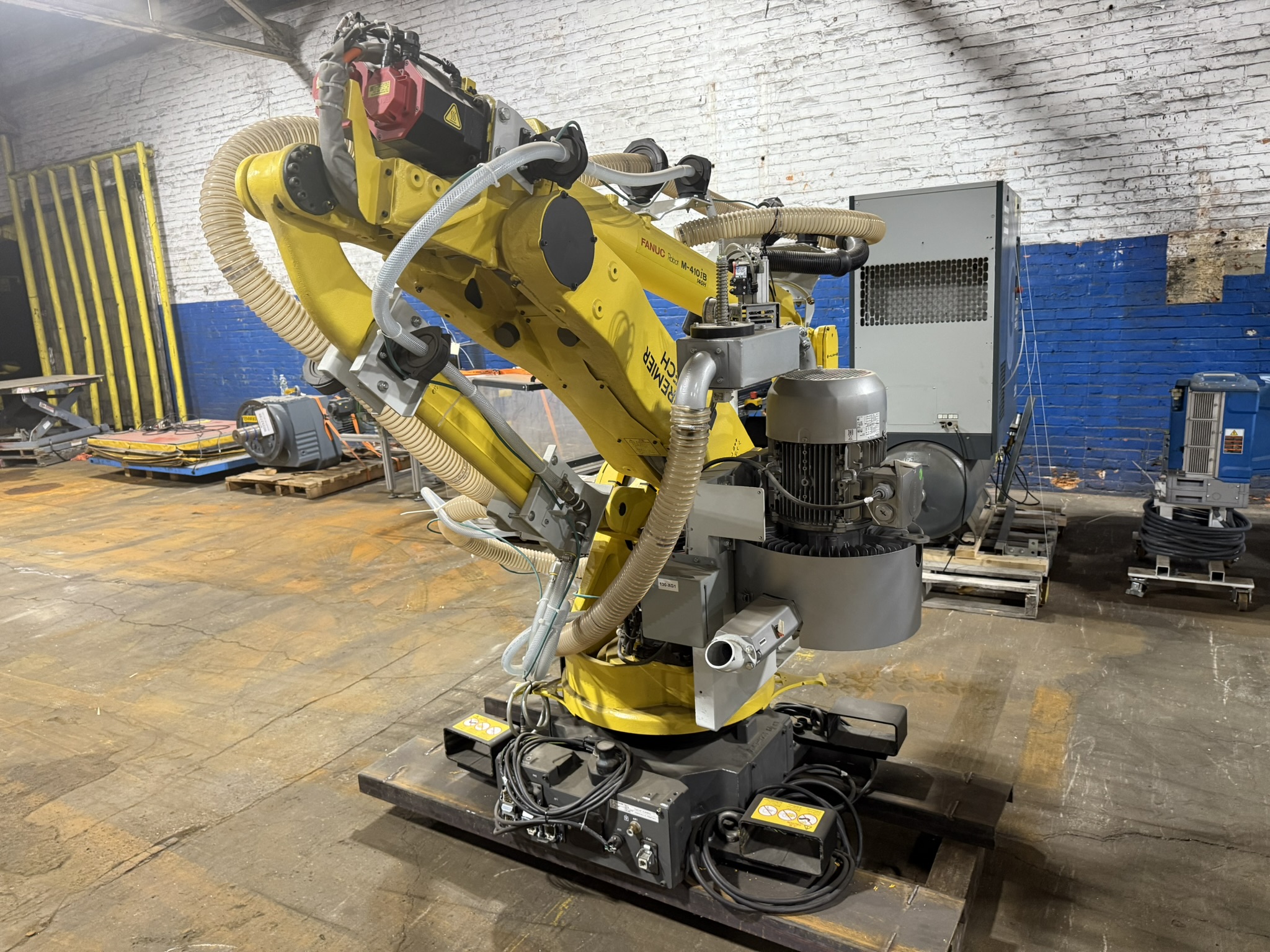 Used M-410IB FANUC ROBOT 140H MANUFACTURED 2020