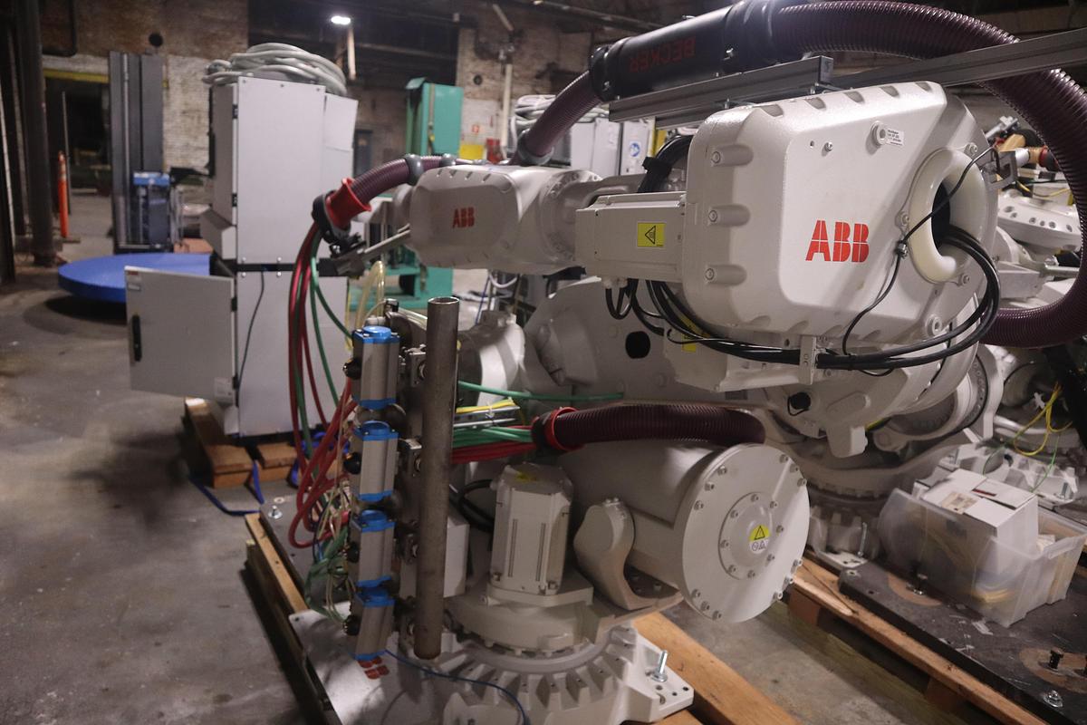 ABB MODEL IRB 6700-300/2.70 ROBOT 6-AXIS MANUFACTURED 2021
