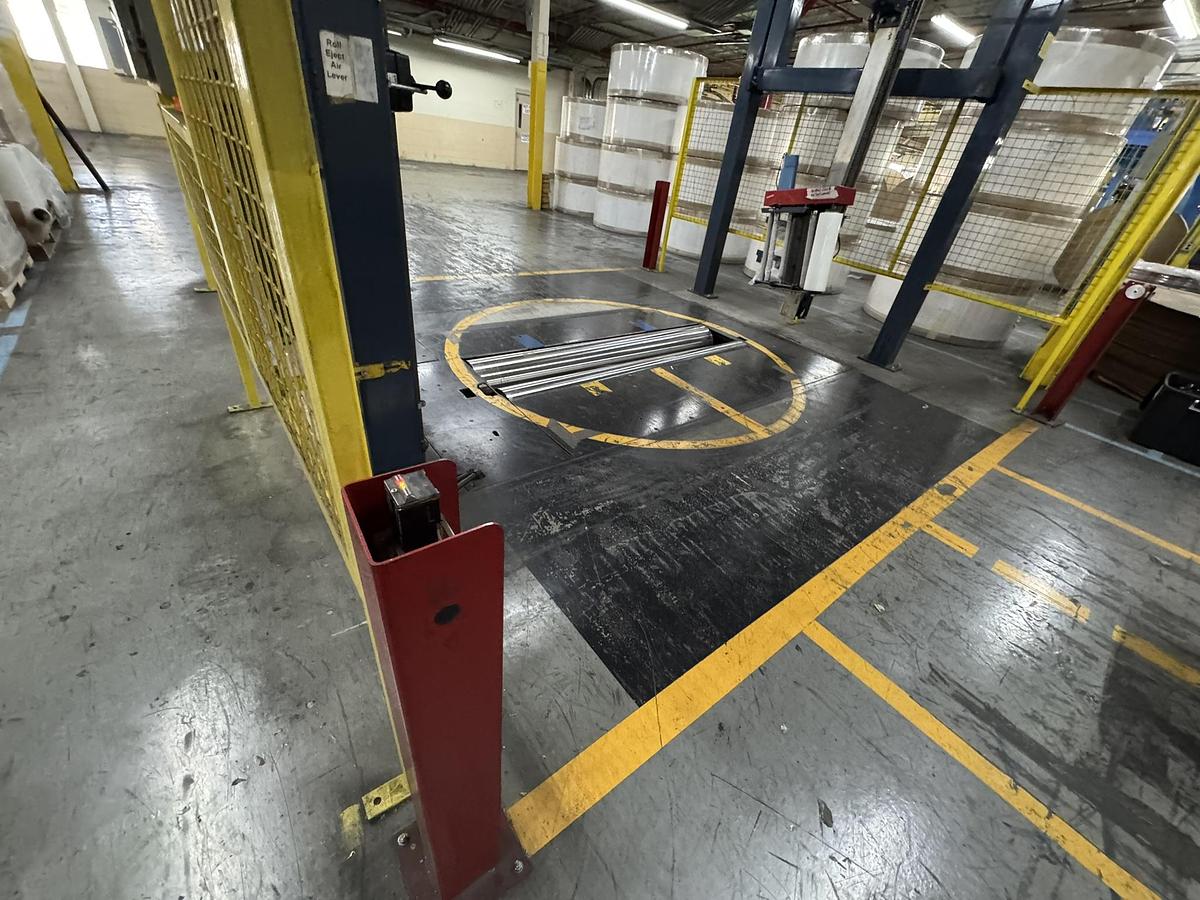 Used WULFTEC MODEL WRT-200-CW PALLET WRAPPER