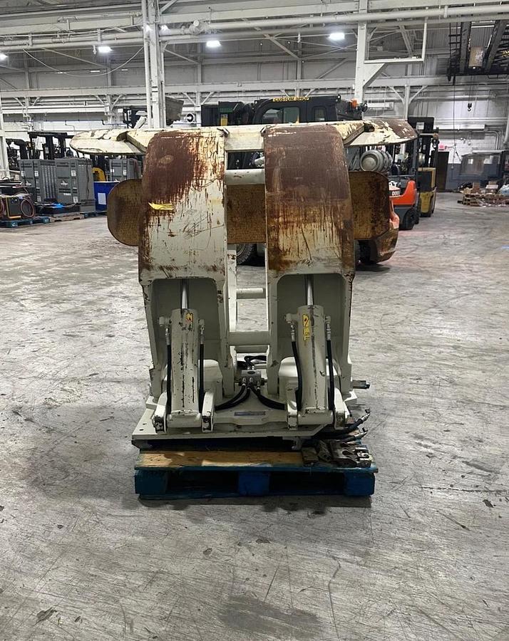 Used 72" CASCADE MODEL 90F-RCP-323 PAPER ROLL CLAMP