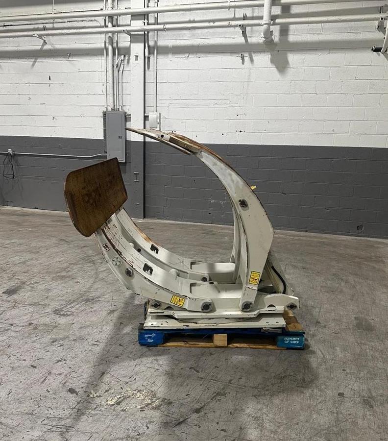 Used 72" CASCADE MODEL 90F-RCP-323 PAPER ROLL CLAMP 