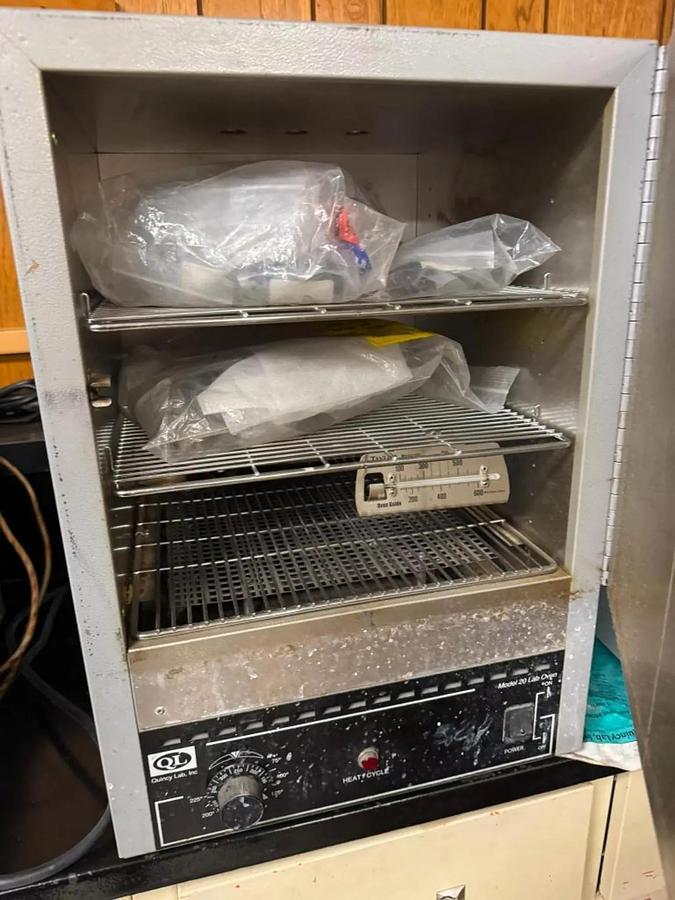 Used QUINCY LAB INC. MODEL 20 LAB OVEN