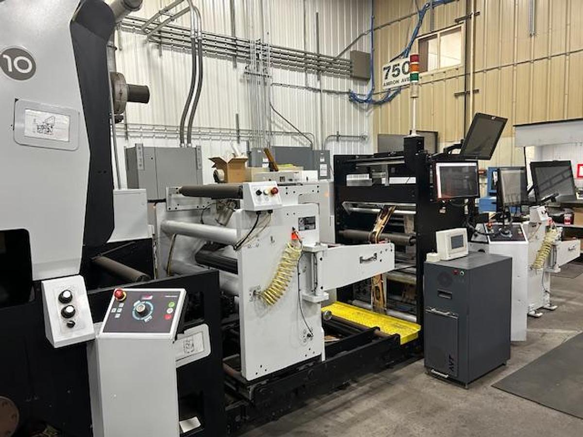 Used 28" WIDE MARK ANDY VERSAMAX 10 COLOR FLEXO PRESS MFG 2016 - UV & GAS DRYING 