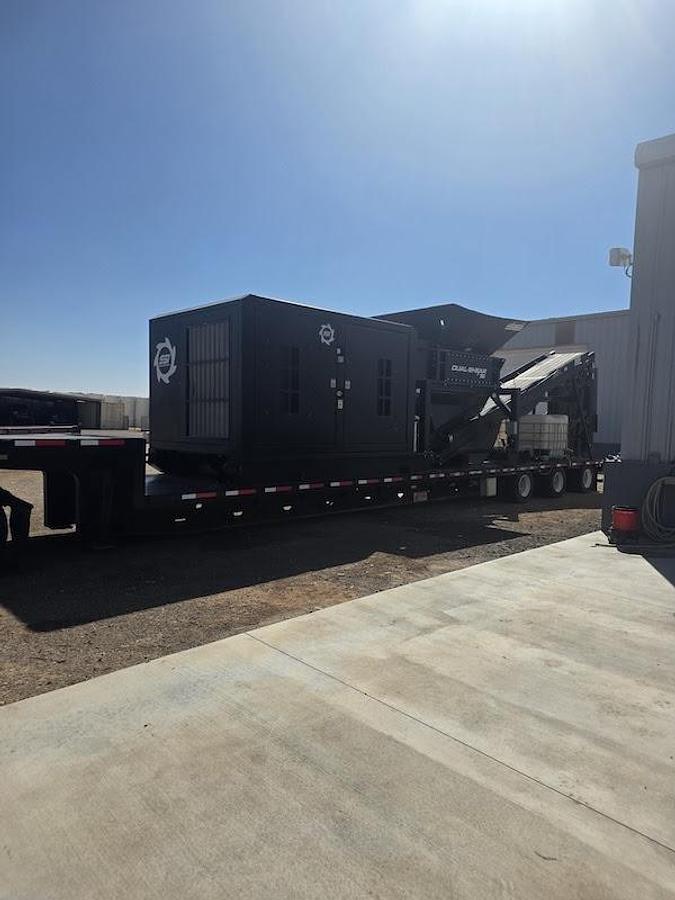 Used SSI DUAL SHEAR MODEL M120H SHREDDER 275HP WITH TRAILER & PETERBILT TRUCK