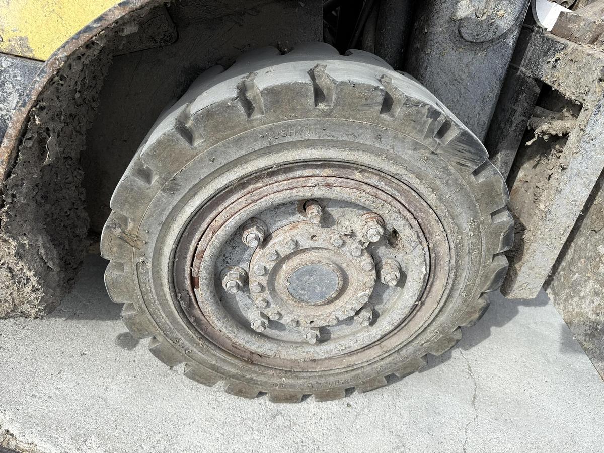 Used 8,000 POUND HYSTER MODEL H80FT FORKLIFT WITH BALE CLAMP ATTACHMENT