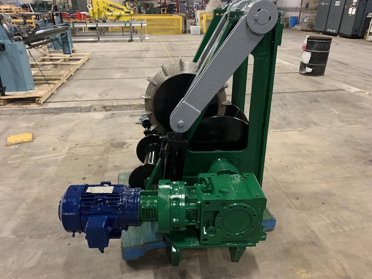 Used KADANT BLACK CLAWSON RAGGER W/ CONTROL PANEL